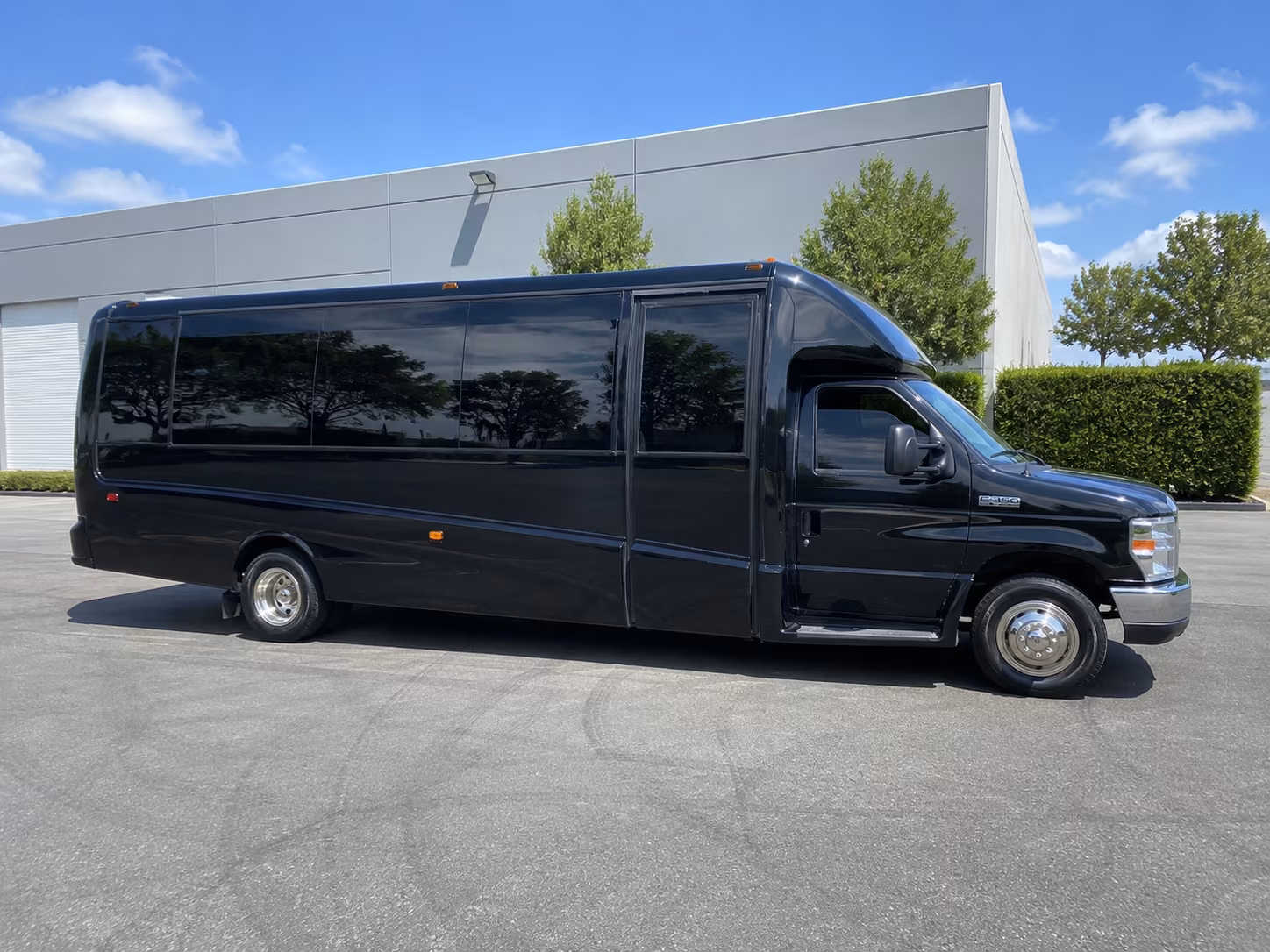 Clarksville Winery Tour & Pub Crawl Transportation
