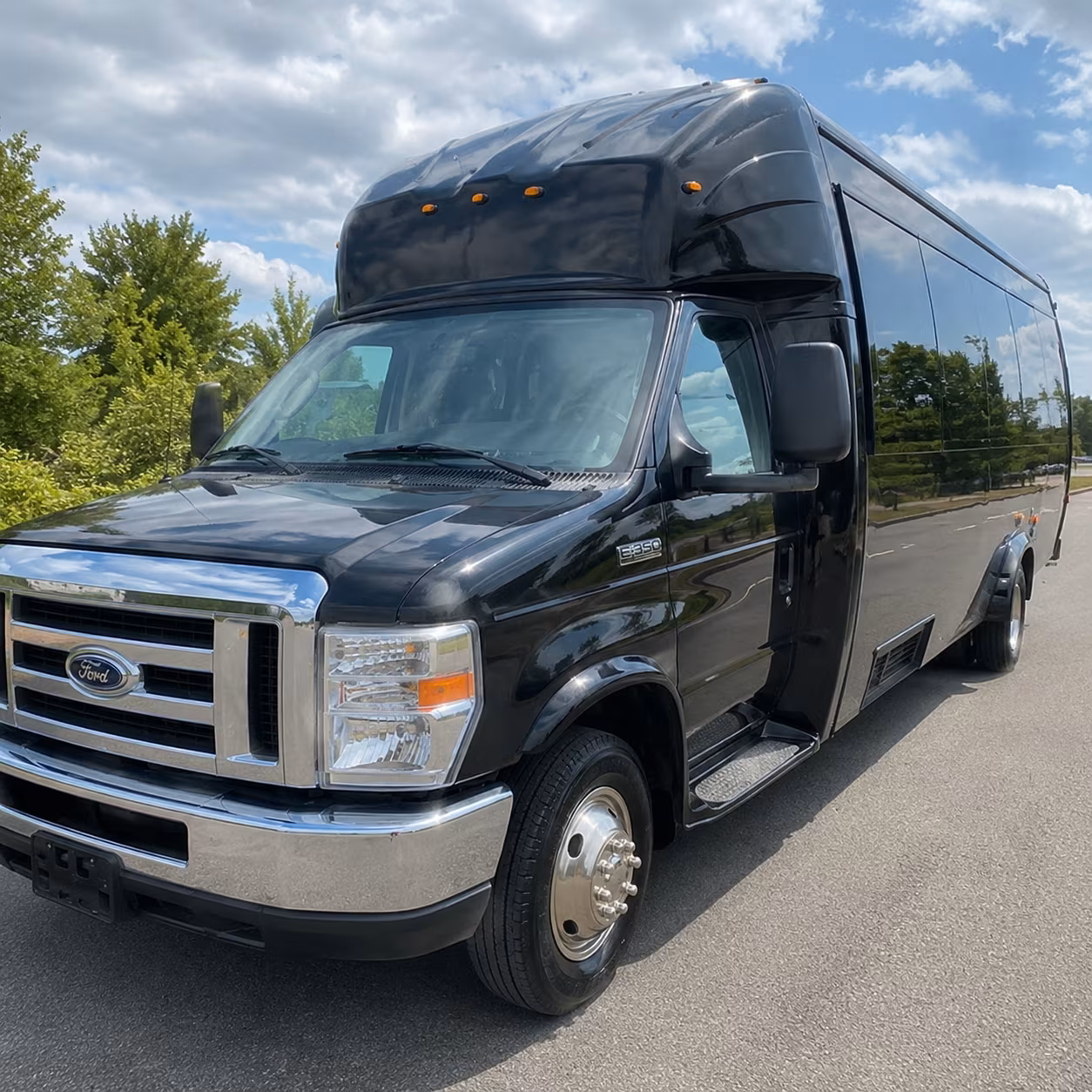 Huntsville Winery Tour & Pub Crawl Transportation party bus exterior